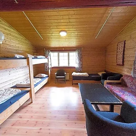 Dombas Hostel מלון